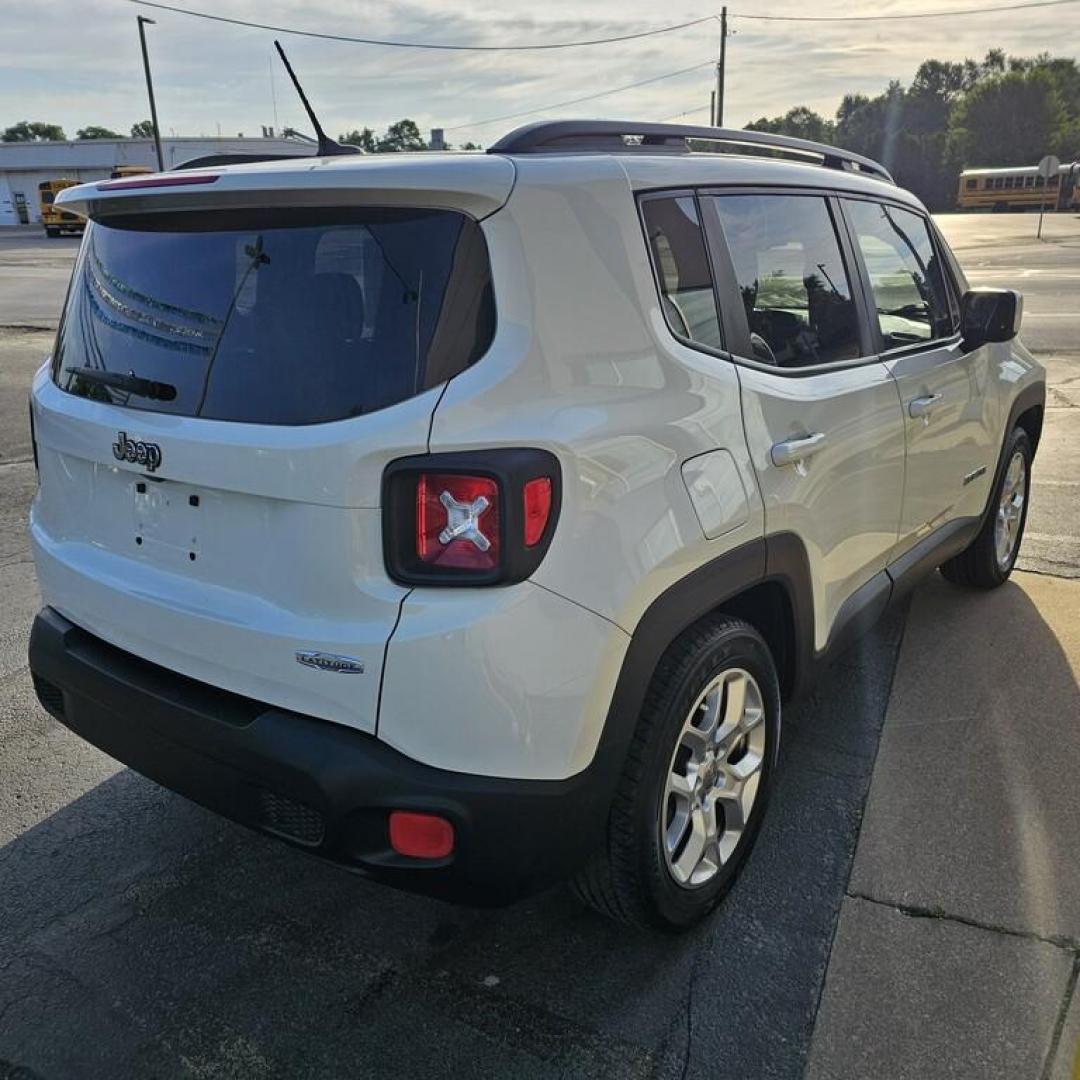 2015 WHITE JEEP RENEGADE (ZACCJABT8FP) , located at 502 South Main Street, Columbia City, IN, 46725, (260) 244-4645, 41.151382, -85.490578 - Photo#2