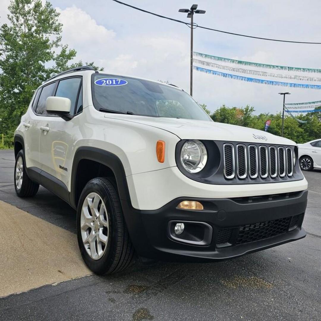 2017 WHITE JEEP RENEGADE LATITUDE LATITUDE (ZACCJBBB4HP) , located at 502 South Main Street, Columbia City, IN, 46725, (260) 244-4645, 41.151382, -85.490578 - Photo#1