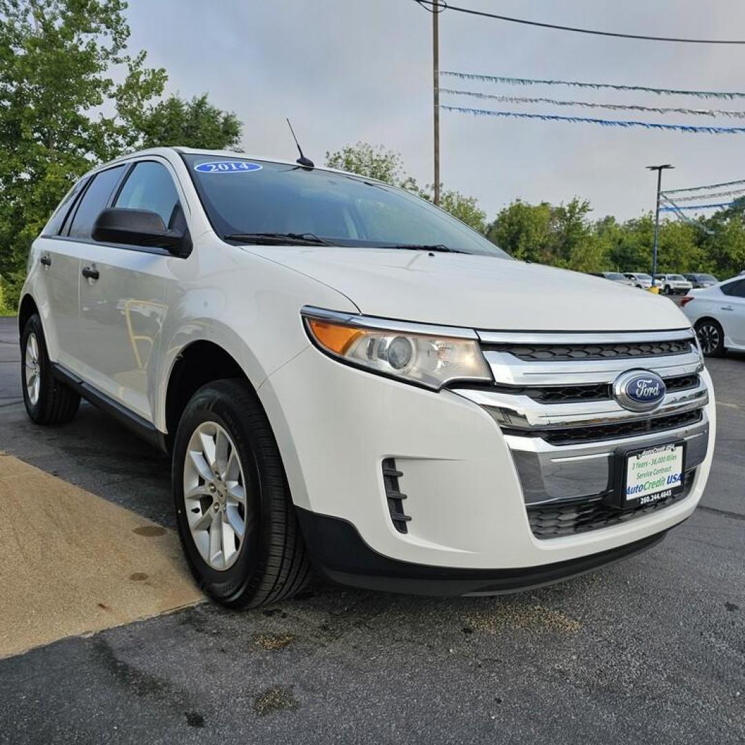 2014 WHITE FORD EDGE SE SE (2FMDK3GC7EB) with an 3.5L V-6 engine, 6 speed AT transmission, located at 502 South Main Street, Columbia City, IN, 46725, (260) 244-4645, 41.151382, -85.490578 - Photo#1