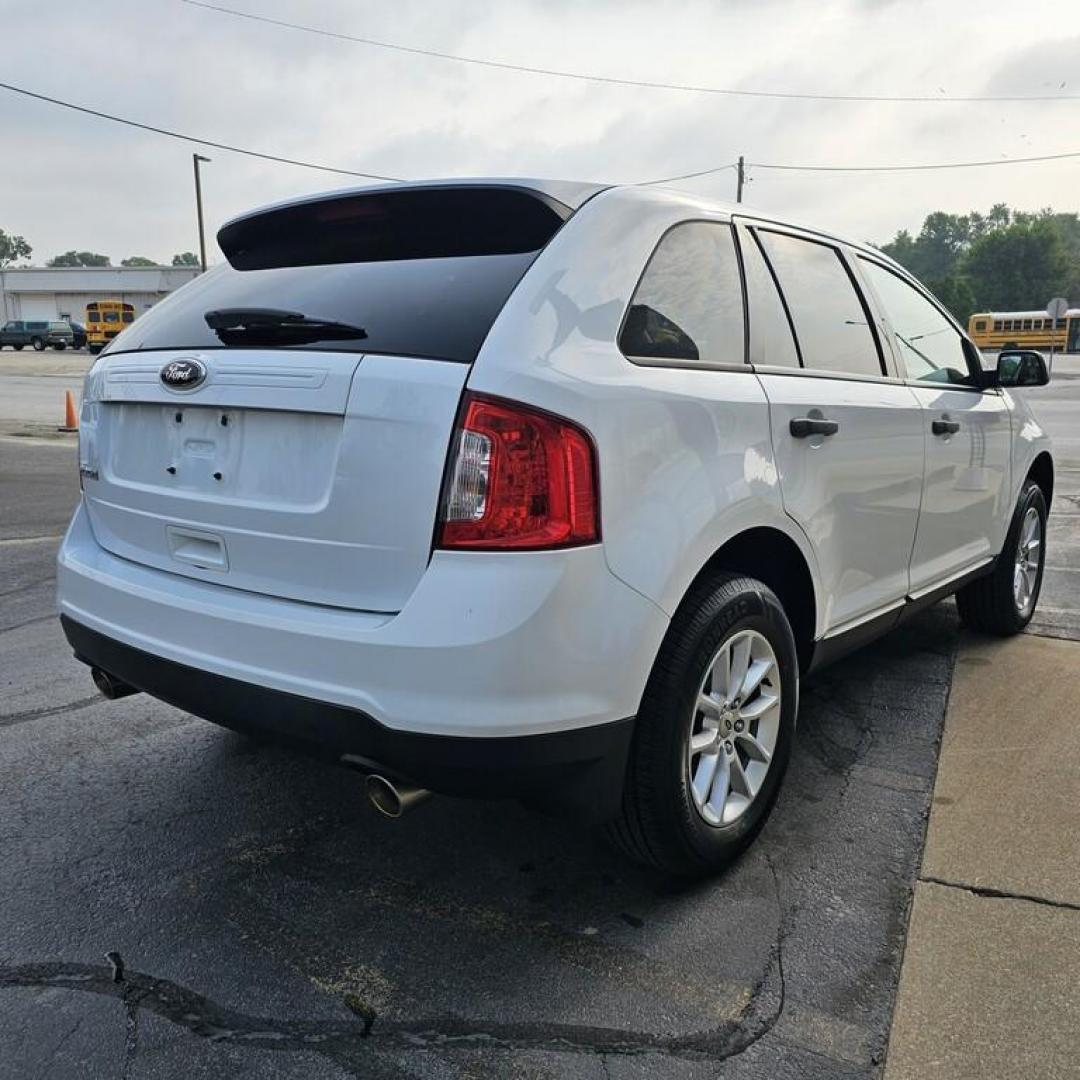 2014 WHITE FORD EDGE SE SE (2FMDK3GC7EB) with an 3.5L V-6 engine, 6 speed AT transmission, located at 502 South Main Street, Columbia City, IN, 46725, (260) 244-4645, 41.151382, -85.490578 - 2014 FORD EDGE SE SE - Photo#2