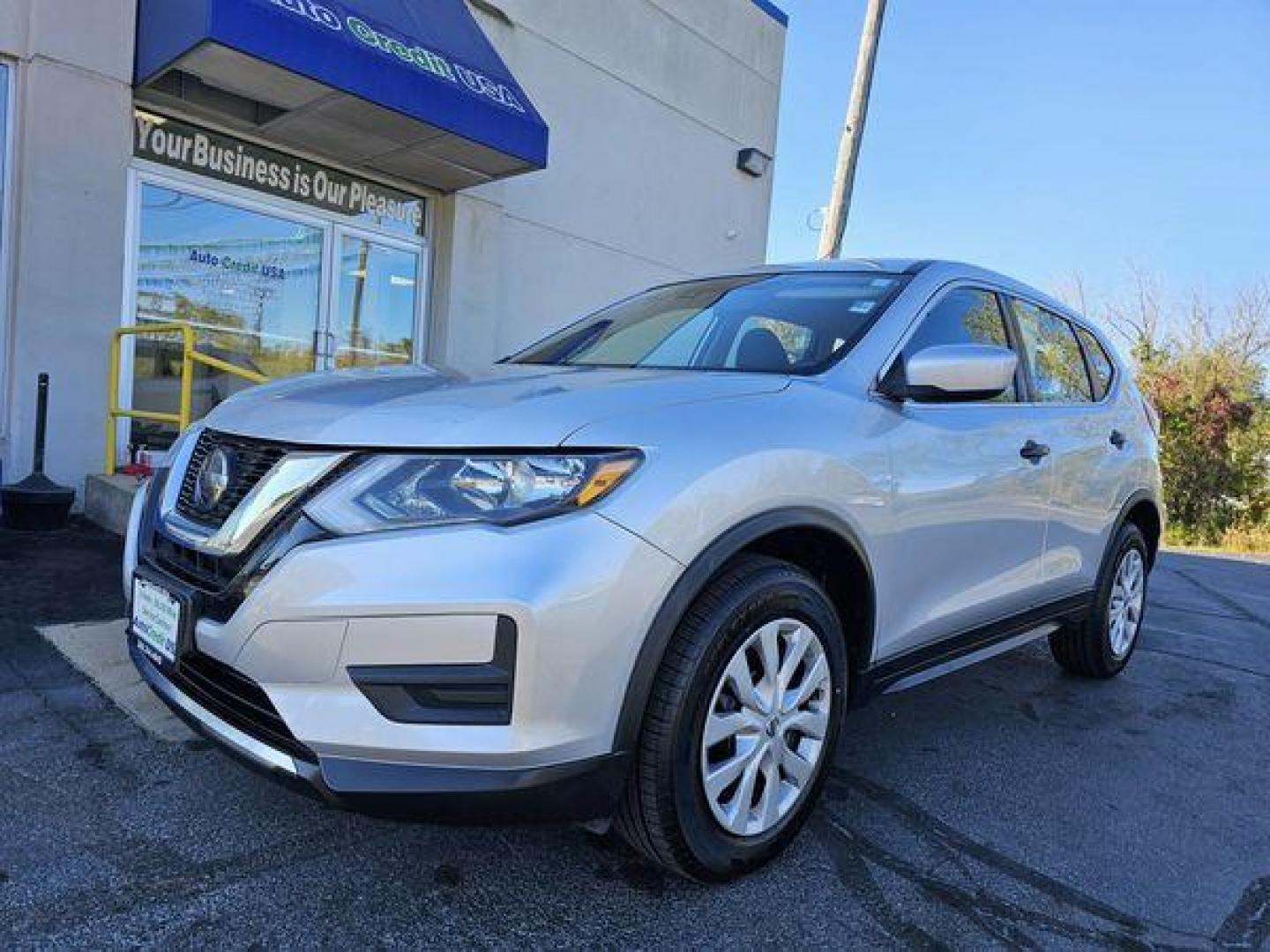 2019 SILVER /BLACK NISSAN ROGUE S AWD (KNMAT2MV5KP) with an 2.5L L4 DOHC 16V engine, CVT transmission, located at 502 South Main Street, Columbia City, IN, 46725, (260) 244-4645, 41.151382, -85.490578 - 2019 NISSAN ROGUE S AWD - Photo#1