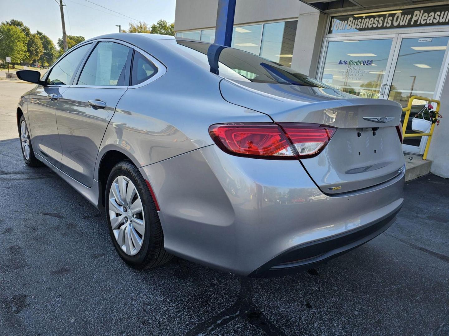 2017 SILVER /BLACK CHRYSLER 200 LX LX (1C3CCCFB7HN) with an 2.4L L4 DOHC 16V engine, 9A transmission, located at 502 South Main Street, Columbia City, IN, 46725, (260) 244-4645, 41.151382, -85.490578 - Photo#3