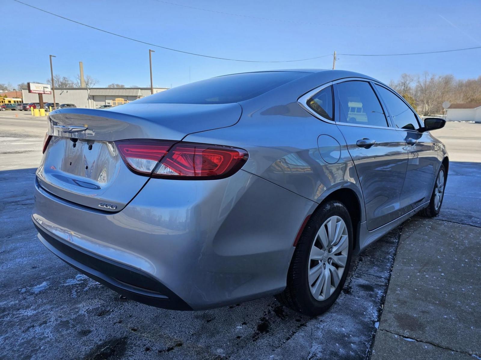 2017 SILVER /BLACK Chrysler 200 LX LX (1C3CCCFB7HN) with an 2.4L L4 DOHC 16V engine, 9A transmission, located at 502 South Main Street, Columbia City, IN, 46725, (260) 244-4645, 41.151382, -85.490578 - 2017 Chrysler 200 LX LX - Photo#3