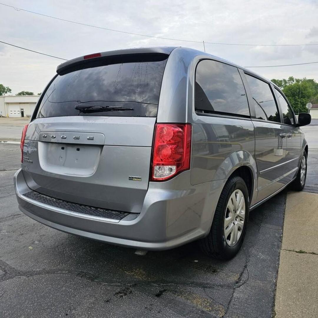 2016 SILVER DODGE GRAND CARAVAN SE SE (2C4RDGBG6GR) with an 3.6L V-6 engine, 6 speed AT transmission, located at 502 South Main Street, Columbia City, IN, 46725, (260) 244-4645, 41.151382, -85.490578 - 2016 DODGE GRAND CARAVAN SE SE - Photo#2