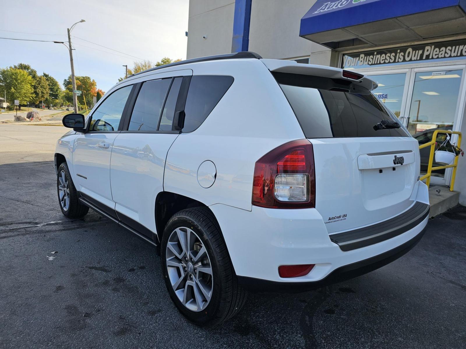 2016 WHITE /BLACK Jeep COMPASS SPORT Sport FWD (1C4NJCBA8GD) with an 2.0L L4 DOHC 16V engine, located at 502 South Main Street, Columbia City, IN, 46725, (260) 244-4645, 41.151382, -85.490578 - 2016 Jeep COMPASS SPORT Sport FWD - Photo#3