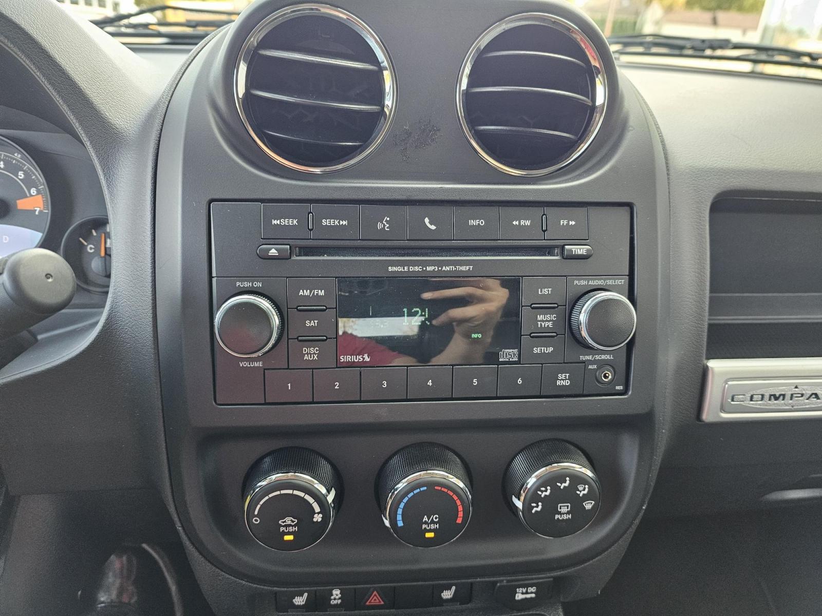 2016 WHITE /BLACK Jeep COMPASS SPORT Sport FWD (1C4NJCBA8GD) with an 2.0L L4 DOHC 16V engine, located at 502 South Main Street, Columbia City, IN, 46725, (260) 244-4645, 41.151382, -85.490578 - 2016 Jeep COMPASS SPORT Sport FWD - Photo#7