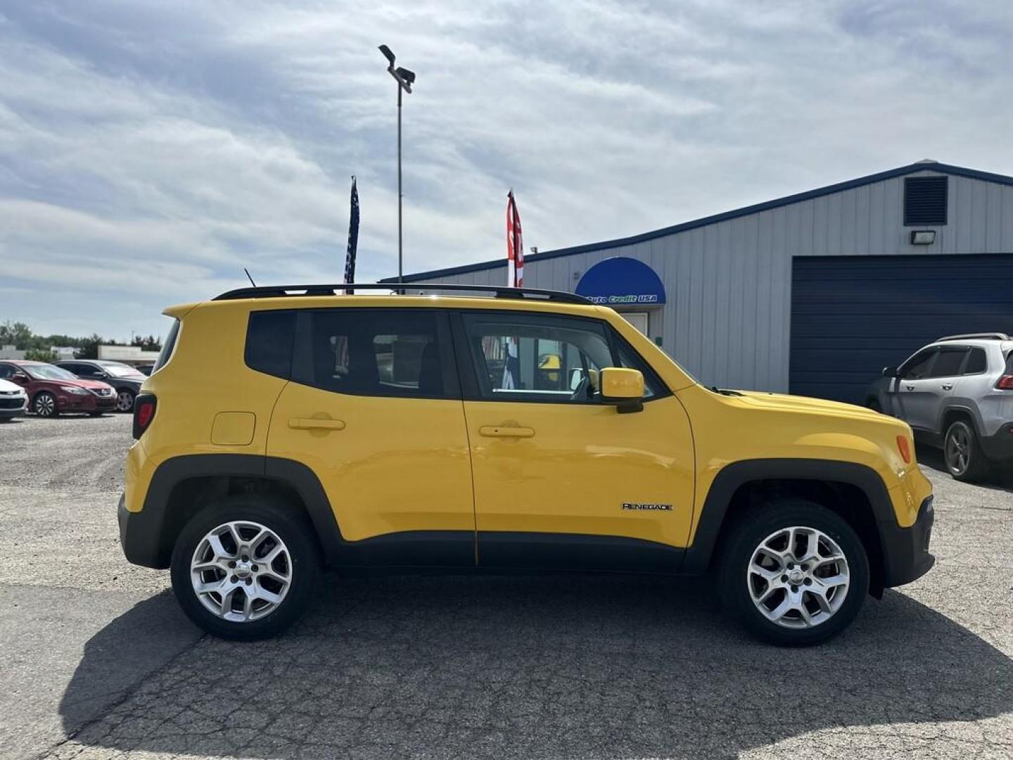 2015 YELLOW JEEP RENEGADE LATITUDE (ZACCJBBT8FP) with an Other engine, located at 15 Petro Dr, Warsaw, IN, 46582, (574) 306-0055, 41.273563, -85.857544 - 2015 JEEP RENEGADE LATITUDE - Photo#2