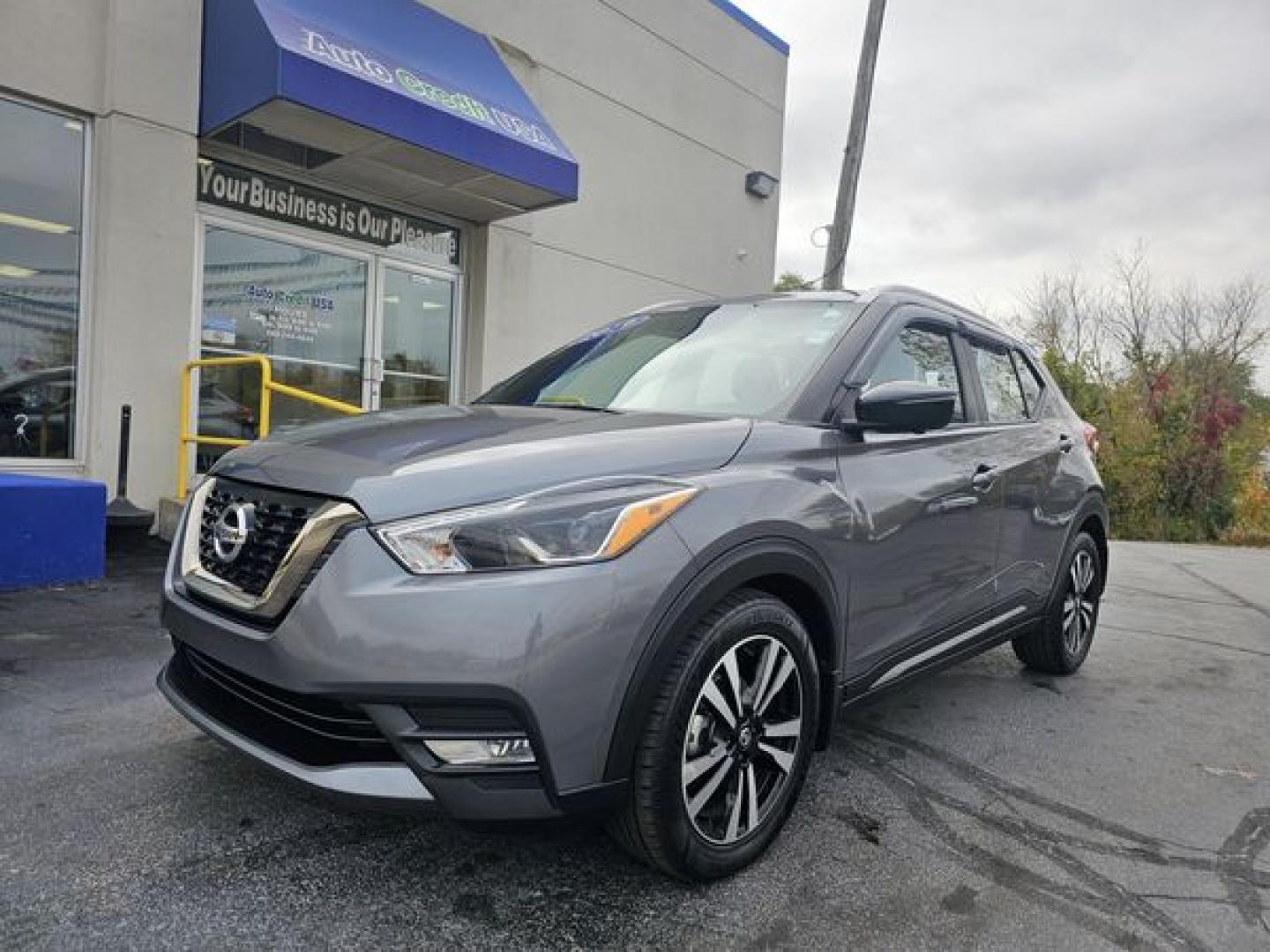 2019 SILVER /BLACK Nissan Kicks S (3N1CP5CUXKL) with an 1.6L L4 engine, CVT transmission, located at 502 South Main Street, Columbia City, IN, 46725, (260) 244-4645, 41.151382, -85.490578 - Photo#0